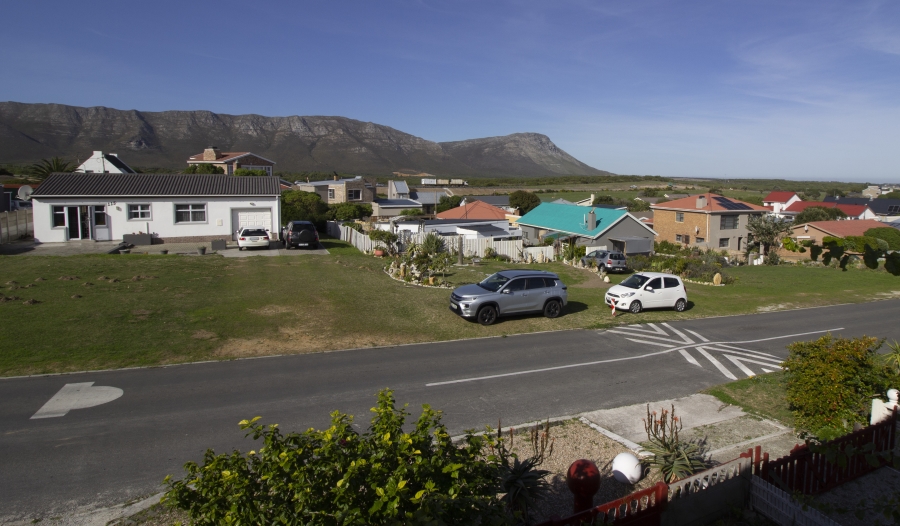 4 Bedroom Property for Sale in De Kelders Western Cape